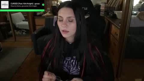 Snapshot of incognitoqueen chatting on 11-26-25, 04:46 Carter online show from 11-26-25, 04:46