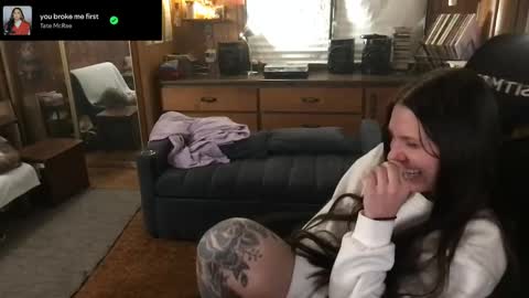 Snapshot of incognitoqueen chatting on 03-12-26, 02:50 Carter online show from 03-12-26, 02:50