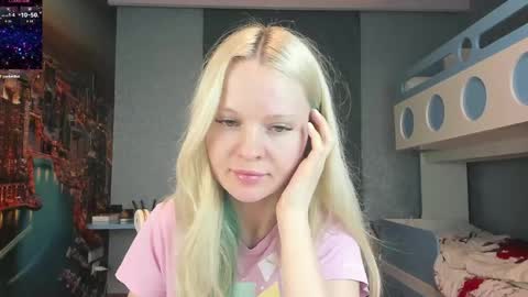 Snapshot of incredible__shell_ chatting on 06-06-26, 05:50 Masha online show from 06-06-26, 05:50