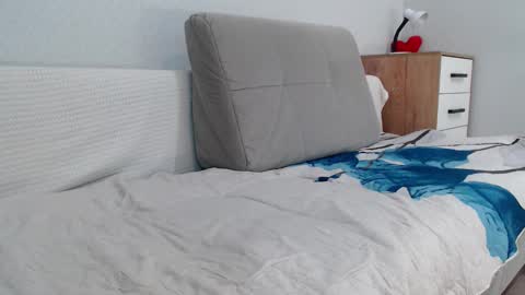 Snapshot of increible_della chatting on 02-20-25, 05:40 Della online show from 02-20-25, 05:40