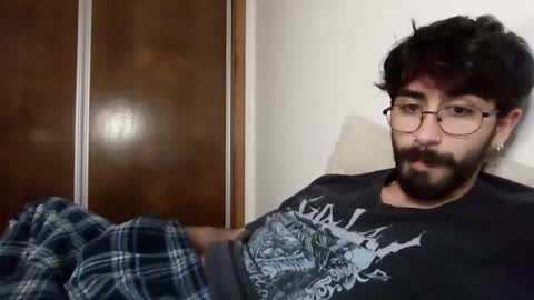 Snapshot of incubusszz chatting on 02-07-25, 06:14 incubus online show from 02-07-25, 06:14