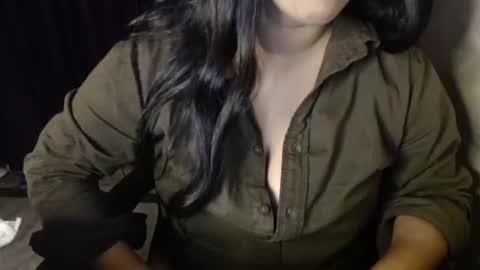 Snapshot of indian_nia chatting on 10-26-25, 10:25 Nia online show from 10-26-25, 10:25