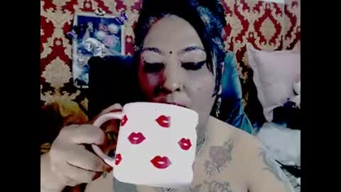 Snapshot of indiancatz2 chatting on 10-01-25, 04:35 anusha online show from 10-01-25, 04:35