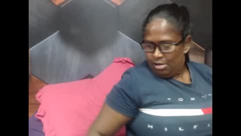 Snapshot of indiandeluxe chatting on 11-12-25, 04:57 indiandeluxe online show from 11-12-25, 04:57