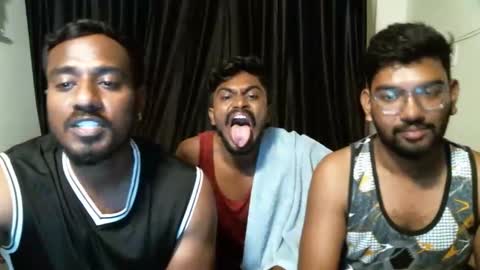 Snapshot of indiandesiguys2023 chatting on 09-13-25, 05:24 indian guys for you online show from 09-13-25, 05:24