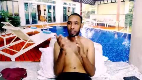 Snapshot of indianmagicmike69 chatting on 11-19-25, 05:40 indianmagicmike69 online show from 11-19-25, 05:40