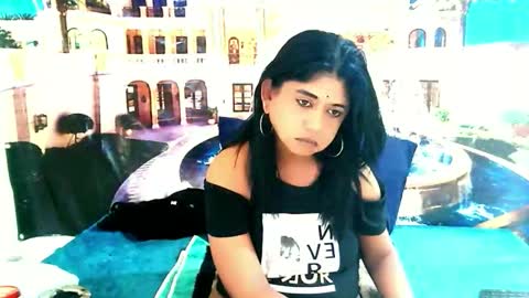 Mika online show from 10-31-25, 07:04