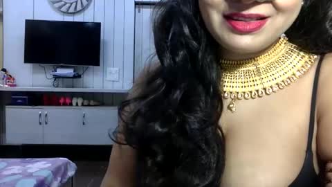 Snapshot of indianrads9 chatting on 11-15-25, 08:05 Radha online show from 11-15-25, 08:05
