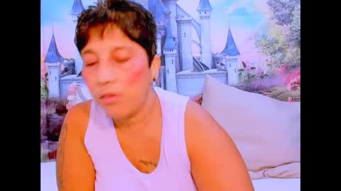 Snapshot of indianroxy07 chatting on 02-06-25, 07:02 roxy online show from 02-06-25, 07:02