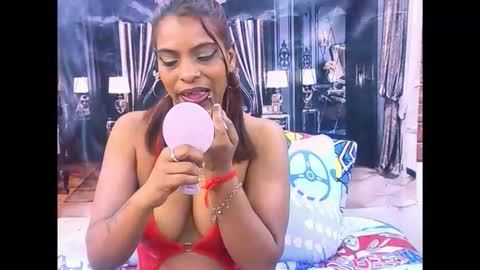 indiansexyass4u2luv online show from 04-29-26, 09:32