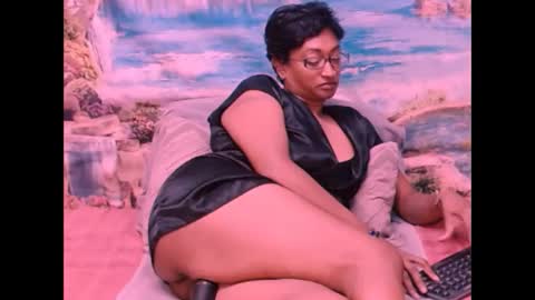 Snapshot of indianspicy69 chatting on 01-14-25, 11:48 Shreya online show from 01-14-25, 11:48