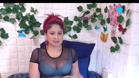 Snapshot of indianstunner69 chatting on 10-18-25, 07:42 Sam online show from 10-18-25, 07:42