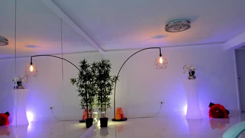 Hellen online show from 01-08-25, 01:41