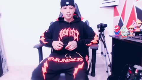 Snapshot of indomitablebeast chatting on 01-15-25, 01:20 matias online show from 01-15-25, 01:20