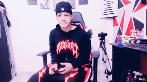 Snapshot of indomitablebeast chatting on 01-18-25, 01:08 matias online show from 01-18-25, 01:08