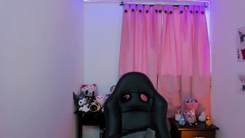 Snapshot of indra_cam chatting on 01-08-25, 11:21 Diana online show from 01-08-25, 11:21