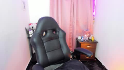 Snapshot of indra_cam chatting on 01-24-25, 09:06 Diana online show from 01-24-25, 09:06