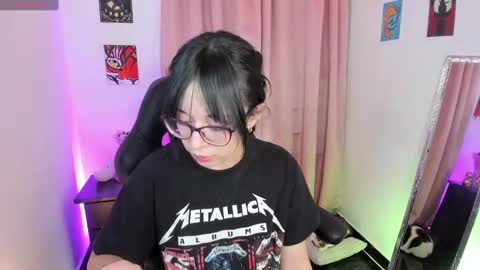 Snapshot of indra_cam chatting on 09-24-25, 04:05 Diana online show from 09-24-25, 04:05