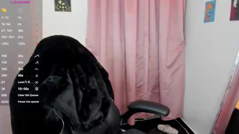 Snapshot of indra_cam chatting on 10-25-25, 05:59 Diana online show from 10-25-25, 05:59