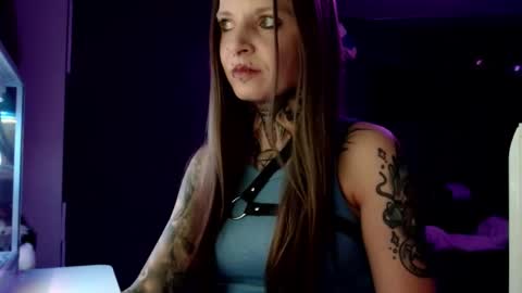 Snapshot of inesdesire chatting on 01-21-25, 03:32 InesDesire online show from 01-21-25, 03:32