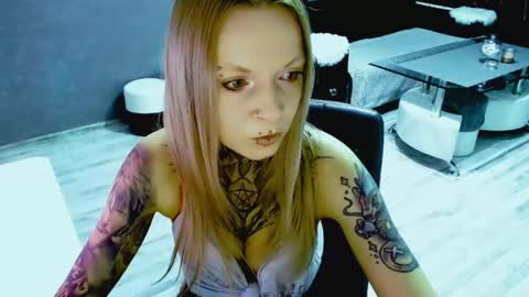 Snapshot of inesdesire chatting on 10-15-25, 03:34 InesDesire online show from 10-15-25, 03:34