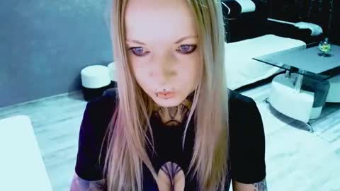 Snapshot of inesdesire chatting on 10-28-25, 08:18 InesDesire online show from 10-28-25, 08:18