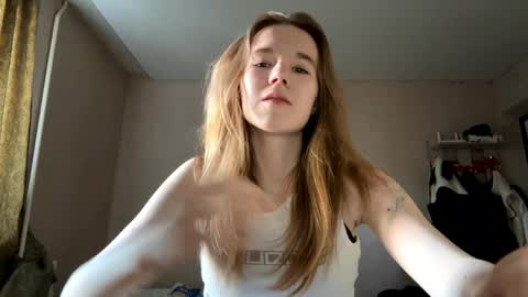 Snapshot of inespacheco chatting on 05-18-26, 02:23 Sofia online show from 05-18-26, 02:23