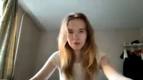 Snapshot of inespacheco chatting on 05-19-26, 01:17 Sofia online show from 05-19-26, 01:17