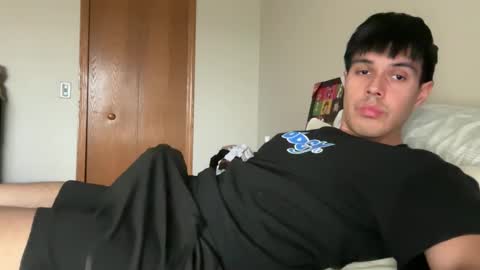 Snapshot of infamouslucas chatting on 01-01-25, 08:15 Lucas online show from 01-01-25, 08:15