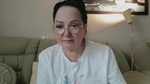 Snapshot of infinity_loveliness chatting on 06-07-26, 05:22 Infinity online show from 06-07-26, 05:22