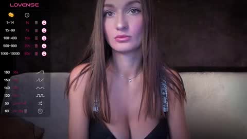 Snapshot of ingergirl chatting on 01-22-25, 06:52 Vicki FANSLY --- online show from 01-22-25, 06:52