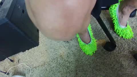 Hanging Out online show from 10-08-25, 11:08