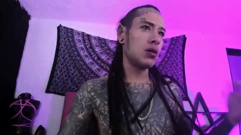 Snapshot of ink_u_buzz chatting on 12-26-24, 04:21 Dani  online show from 12-26-24, 04:21