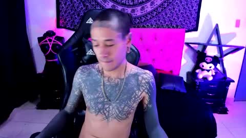 Snapshot of ink_u_buzz chatting on 12-28-24, 01:39 Dani  online show from 12-28-24, 01:39