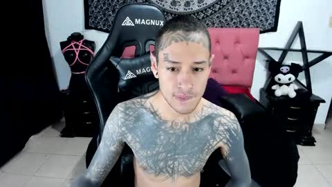 Snapshot of ink_u_buzz chatting on 01-01-25, 01:58 Dani  online show from 01-01-25, 01:58