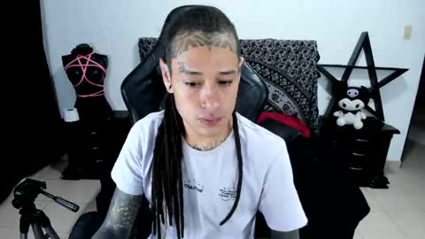 Snapshot of ink_u_buzz chatting on 01-02-25, 02:54 Dani  online show from 01-02-25, 02:54