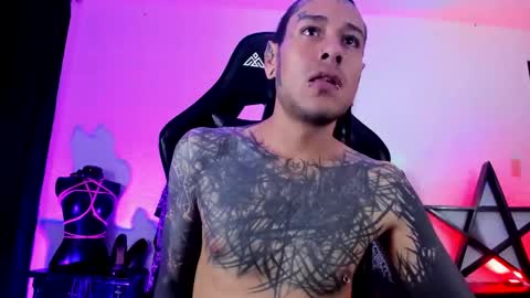 Snapshot of ink_u_buzz chatting on 01-08-25, 11:19 Dani  online show from 01-08-25, 11:19