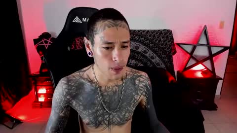 Snapshot of ink_u_buzz chatting on 01-19-25, 09:23 Dani  online show from 01-19-25, 09:23