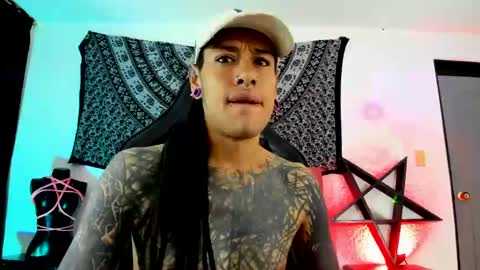 Snapshot of ink_u_buzz chatting on 02-02-25, 04:59 Dani  online show from 02-02-25, 04:59