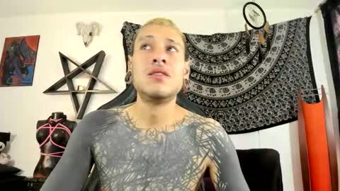 Snapshot of ink_u_buzz chatting on 10-13-25, 02:28 Dani  online show from 10-13-25, 02:28