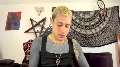 Snapshot of ink_u_buzz chatting on 10-19-25, 02:50 Dani  online show from 10-19-25, 02:50