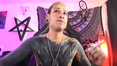 Snapshot of ink_u_buzz chatting on 10-28-25, 06:50 Dani  online show from 10-28-25, 06:50