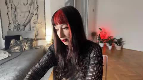 Snapshot of inkedvvitch chatting on 09-28-25, 04:01 Xenia online show from 09-28-25, 04:01