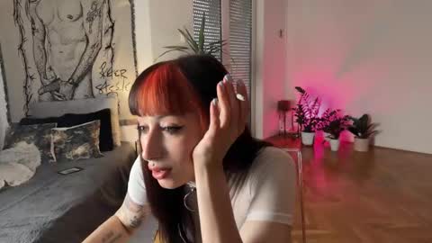 Snapshot of inkedvvitch chatting on 10-13-25, 01:44 Xenia online show from 10-13-25, 01:44