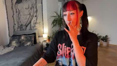 Snapshot of inkedvvitch chatting on 10-15-25, 01:22 Xenia online show from 10-15-25, 01:22