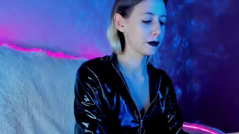 Snapshot of inner_light___ chatting on 12-07-24, 05:31 Venera online show from 12-07-24, 05:31