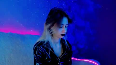 Snapshot of inner_light___ chatting on 12-20-24, 03:21 Venera online show from 12-20-24, 03:21