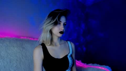 Snapshot of inner_light___ chatting on 01-18-25, 03:59 Venera online show from 01-18-25, 03:59