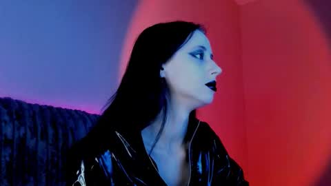 Snapshot of inner_light___ chatting on 10-18-25, 04:19 Venera online show from 10-18-25, 04:19