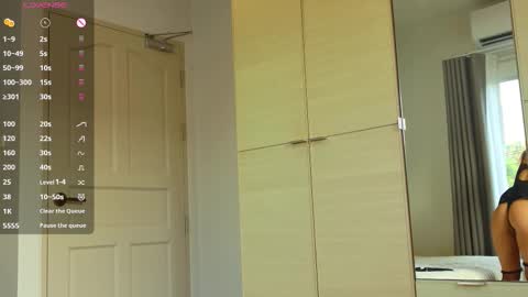 Snapshot of innnerlight chatting on 02-04-26, 12:05 Mila Reef online show from 02-04-26, 12:05